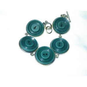 Bracelet handcrafted Vintage green Buttons 8 to 9 inch Unique Grannycore